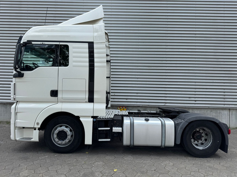 MAN TGX 18.420 XLX / 2 Tanks / 2 In stock..!!! / TUV: 8-2025 / NL Truck - Tegljač: slika MAN TGX 18.420 XLX / 2 Tanks / 2 In stock..!!! / TUV: 8-2025 / NL Truck - Tegljač MAN TGX 18.420 XLX / 2 Tanks / 2 In stock..!!! / TUV: 8-2025 / NL Truck - Tegljač: slika MAN TGX 18.420 XLX / 2 Tanks / 2 In stock..!!! / TUV: 8-2025 / NL Truck - Tegljač