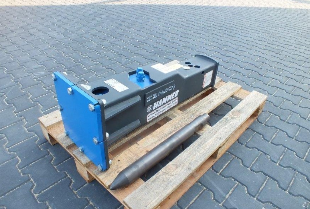 HAMMER HM 250 Hydraulic breaker 230 KG - Hidraulični čekić za Bager: slika HAMMER HM 250 Hydraulic breaker 230 KG - Hidraulični čekić za Bager HAMMER HM 250 Hydraulic breaker 230 KG - Hidraulični čekić za Bager: slika HAMMER HM 250 Hydraulic breaker 230 KG - Hidraulični čekić za Bager
