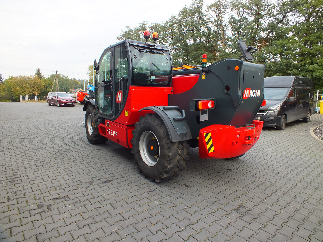 MAGNI TH5,5.19P - Teleskopski utovarivač na kotačima za Građevinski strojevi: slika MAGNI TH5,5.19P - Teleskopski utovarivač na kotačima za Građevinski strojevi MAGNI TH5,5.19P - Teleskopski utovarivač na kotačima za Građevinski strojevi: slika MAGNI TH5,5.19P - Teleskopski utovarivač na kotačima za Građevinski strojevi