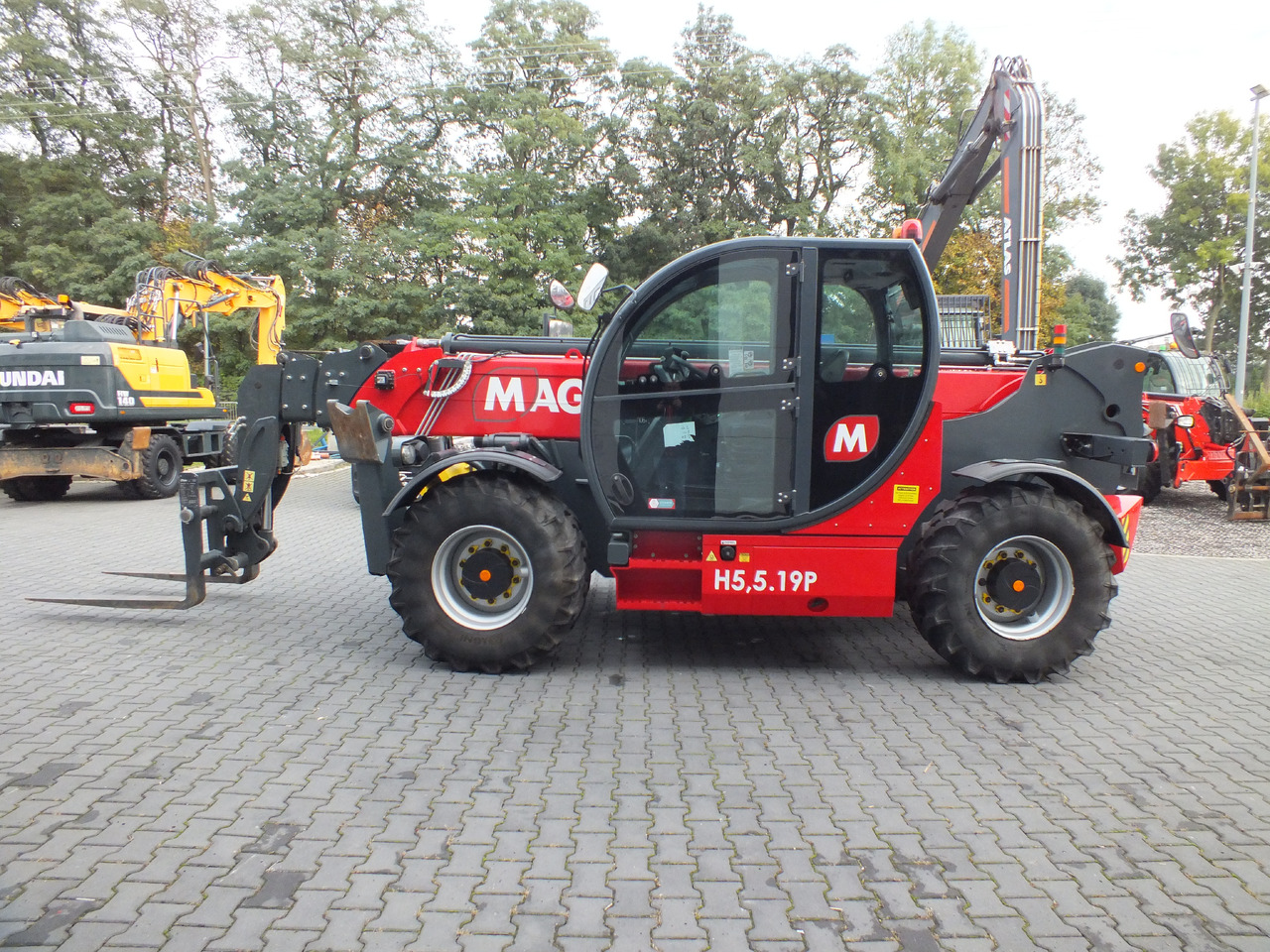 MAGNI TH5,5.19P - Teleskopski utovarivač na kotačima za Građevinski strojevi: slika MAGNI TH5,5.19P - Teleskopski utovarivač na kotačima za Građevinski strojevi MAGNI TH5,5.19P - Teleskopski utovarivač na kotačima za Građevinski strojevi: slika MAGNI TH5,5.19P - Teleskopski utovarivač na kotačima za Građevinski strojevi