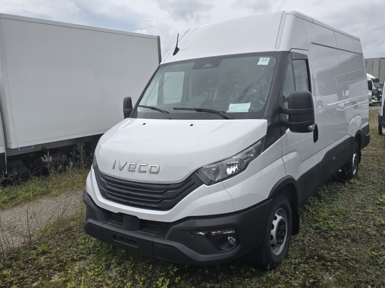 IVECO DAILY 35S14HA8 V -Tageseinlösung- - Furgon: slika IVECO DAILY 35S14HA8 V -Tageseinlösung- - Furgon IVECO DAILY 35S14HA8 V -Tageseinlösung- - Furgon: slika IVECO DAILY 35S14HA8 V -Tageseinlösung- - Furgon