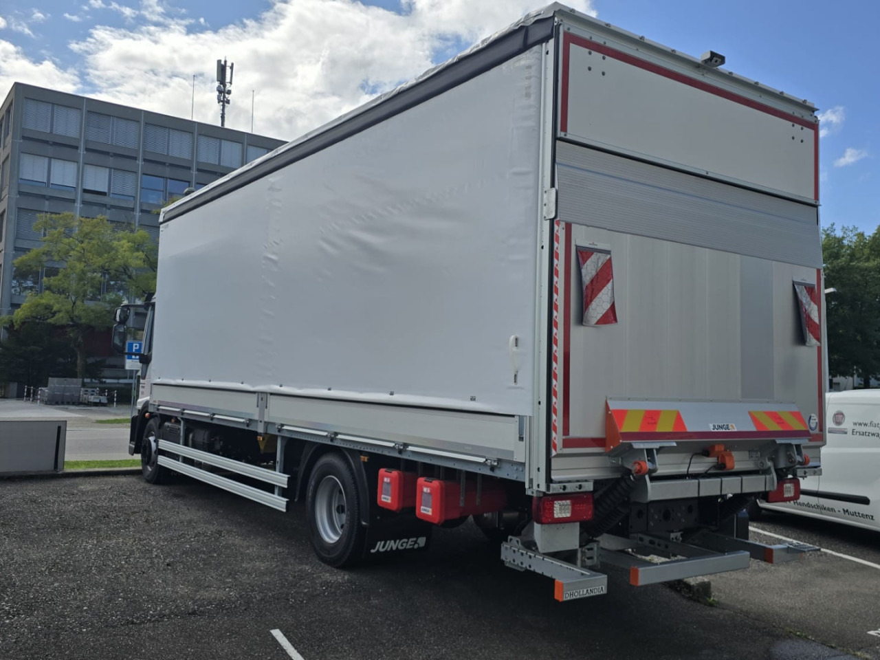 IVECO ML140E28/FP EuroCargo mit Pritsche Blache und LBW - Kamion s ceradom: slika IVECO ML140E28/FP EuroCargo mit Pritsche Blache und LBW - Kamion s ceradom IVECO ML140E28/FP EuroCargo mit Pritsche Blache und LBW - Kamion s ceradom: slika IVECO ML140E28/FP EuroCargo mit Pritsche Blache und LBW - Kamion s ceradom