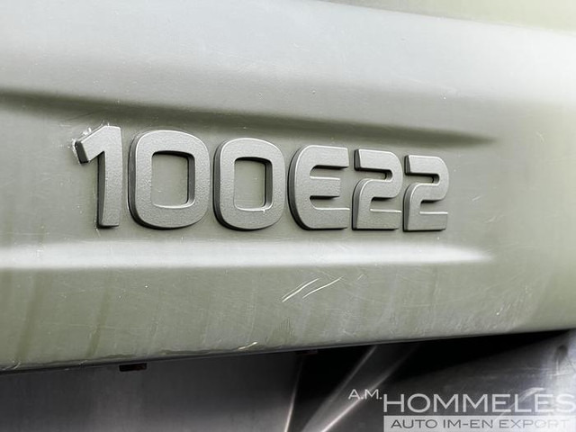 Kamion s otvorenim sandukom Iveco 100E22 4x4 (M104): slika Kamion s otvorenim sandukom Iveco 100E22 4x4 (M104)