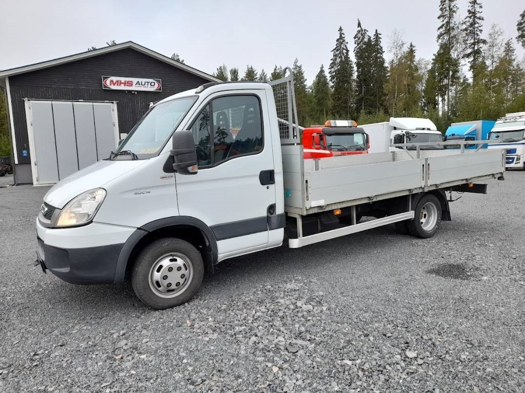 Iveco Daily 40 C18 automat - Dostavno vozilo s ravnom platformom: slika Iveco Daily 40 C18 automat - Dostavno vozilo s ravnom platformom Iveco Daily 40 C18 automat - Dostavno vozilo s ravnom platformom: slika Iveco Daily 40 C18 automat - Dostavno vozilo s ravnom platformom