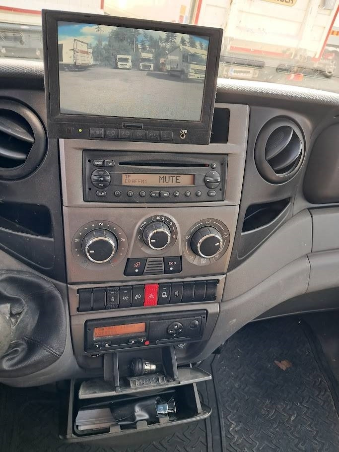 Iveco Daily 70 C17 Doppel 3.0 - Kamion s otvorenim sandukom: slika Iveco Daily 70 C17 Doppel 3.0 - Kamion s otvorenim sandukom Iveco Daily 70 C17 Doppel 3.0 - Kamion s otvorenim sandukom: slika Iveco Daily 70 C17 Doppel 3.0 - Kamion s otvorenim sandukom