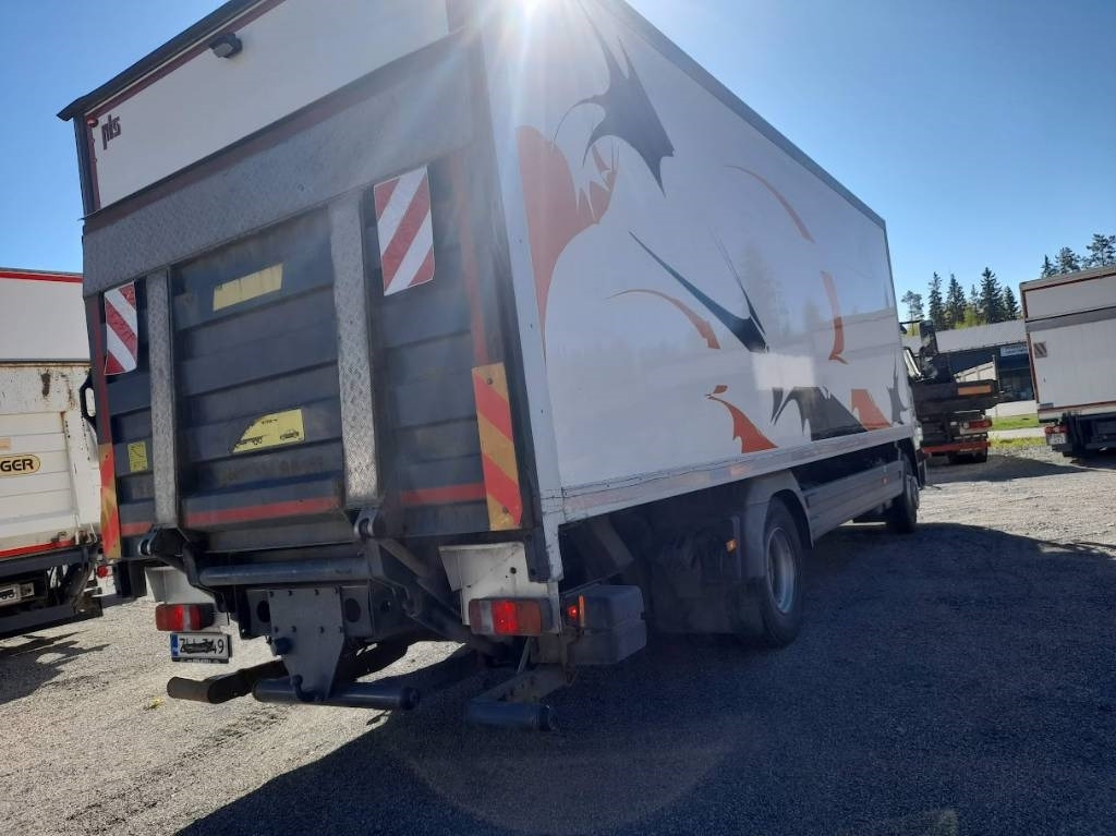 Kamion sandučar Mercedes-Benz Atego: slika Kamion sandučar Mercedes-Benz Atego