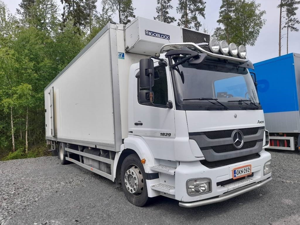 Mercedes-Benz Axor 1829 - Kamion hladnjača: slika Mercedes-Benz Axor 1829 - Kamion hladnjača Mercedes-Benz Axor 1829 - Kamion hladnjača: slika Mercedes-Benz Axor 1829 - Kamion hladnjača