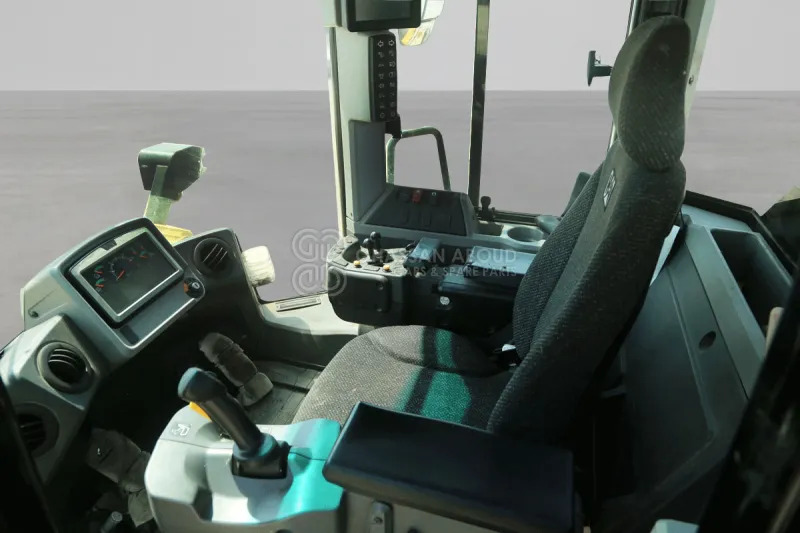 Utovarivač na kotačima Caterpillar 966M Wheel Loader: slika Utovarivač na kotačima Caterpillar 966M Wheel Loader