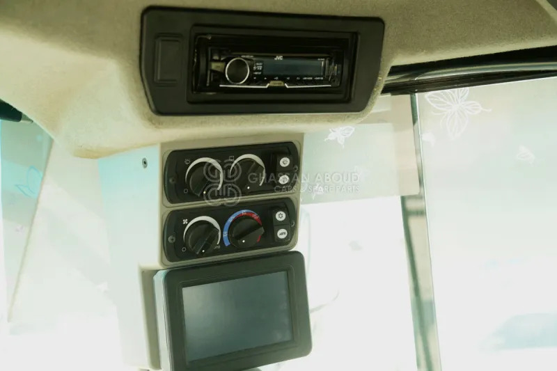 Utovarivač na kotačima Caterpillar 966M Wheel Loader: slika Utovarivač na kotačima Caterpillar 966M Wheel Loader