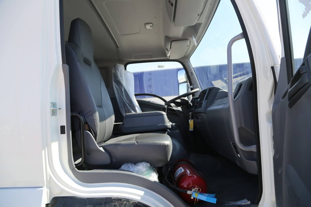 ISUZU FRR – 11 Ton GVW, Payload 7 Ton 4×2 Single Cabin Chassis with AC MY24 - Kamion-šasija: slika ISUZU FRR – 11 Ton GVW, Payload 7 Ton 4×2 Single Cabin Chassis with AC MY24 - Kamion-šasija ISUZU FRR – 11 Ton GVW, Payload 7 Ton 4×2 Single Cabin Chassis with AC MY24 - Kamion-šasija: slika ISUZU FRR – 11 Ton GVW, Payload 7 Ton 4×2 Single Cabin Chassis with AC MY24 - Kamion-šasija