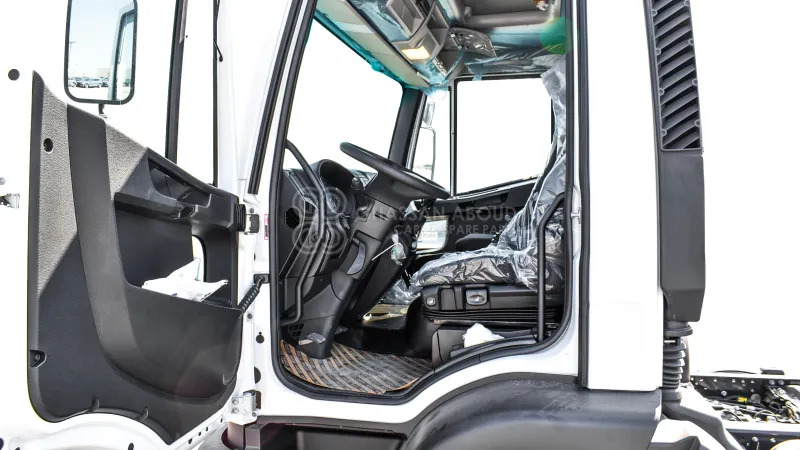 Iveco Euro Cargo ML180 4x2 Chassis - Kamion-šasija: slika Iveco Euro Cargo ML180 4x2 Chassis - Kamion-šasija Iveco Euro Cargo ML180 4x2 Chassis - Kamion-šasija: slika Iveco Euro Cargo ML180 4x2 Chassis - Kamion-šasija