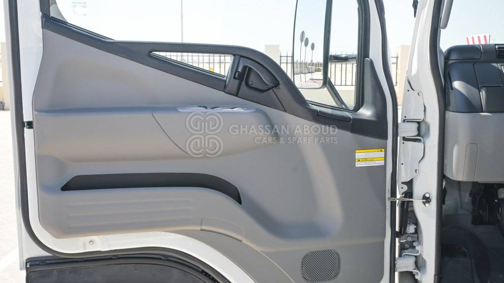Kamion-šasija MITSUBISHI CANTER CHASSIS,170L TANK (4×2) 4.2 TON DIESEL MY24: slika Kamion-šasija MITSUBISHI CANTER CHASSIS,170L TANK (4×2) 4.2 TON DIESEL MY24