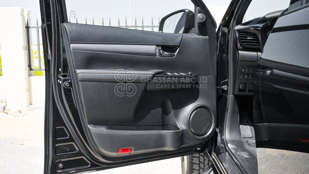 Pick-up TOYOTA HILUX DC 2.8L DIESEL 4X4 GR-S A/T MY24: slika Pick-up TOYOTA HILUX DC 2.8L DIESEL 4X4 GR-S A/T MY24