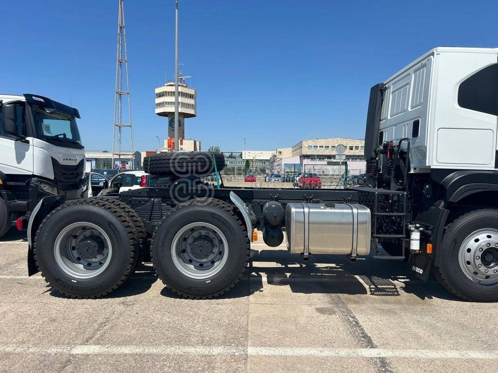 IVECO T-WAY Tractor 6×4 AT720T47TH GCW 120 Ton HP 470 MY25 - Tegljač: slika IVECO T-WAY Tractor 6×4 AT720T47TH GCW 120 Ton HP 470 MY25 - Tegljač IVECO T-WAY Tractor 6×4 AT720T47TH GCW 120 Ton HP 470 MY25 - Tegljač: slika IVECO T-WAY Tractor 6×4 AT720T47TH GCW 120 Ton HP 470 MY25 - Tegljač