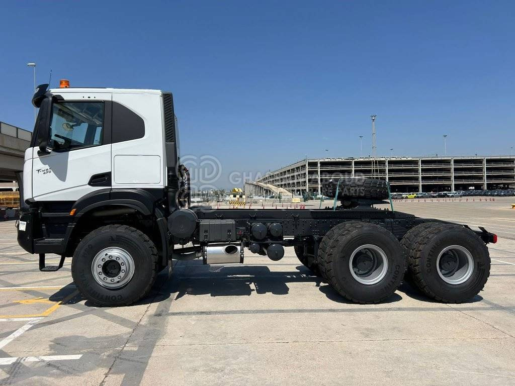 IVECO T-WAY Tractor 6×6 AT720T47WTH GVW 33 Ton HP 470 R20Tyre MY25 - Tegljač: slika IVECO T-WAY Tractor 6×6 AT720T47WTH GVW 33 Ton HP 470 R20Tyre MY25 - Tegljač IVECO T-WAY Tractor 6×6 AT720T47WTH GVW 33 Ton HP 470 R20Tyre MY25 - Tegljač: slika IVECO T-WAY Tractor 6×6 AT720T47WTH GVW 33 Ton HP 470 R20Tyre MY25 - Tegljač