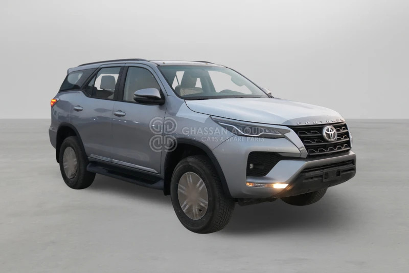 Toyota Fortuner 4x4 - SUV: slika Toyota Fortuner 4x4 - SUV Toyota Fortuner 4x4 - SUV: slika Toyota Fortuner 4x4 - SUV