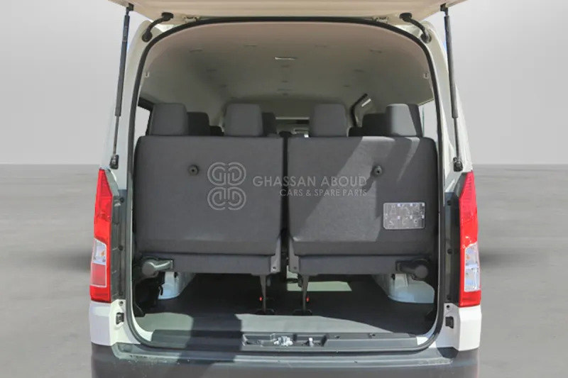 Toyota Hiace HIGH ROOF - Putnički kombi: slika Toyota Hiace HIGH ROOF - Putnički kombi Toyota Hiace HIGH ROOF - Putnički kombi: slika Toyota Hiace HIGH ROOF - Putnički kombi