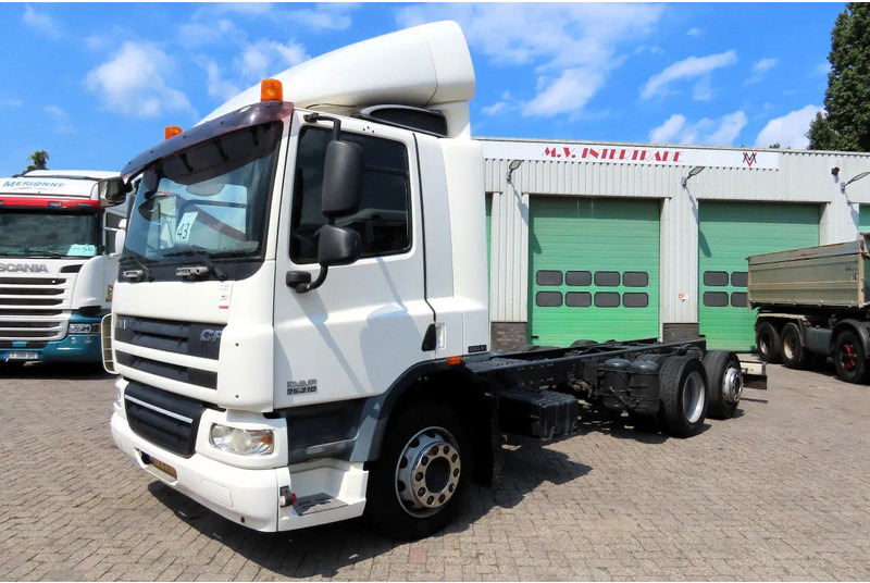 DAF CF 75.310 6x2 , DUTCH TRUCK, 4.20 wheelbasis - Kamion-šasija: slika DAF CF 75.310 6x2 , DUTCH TRUCK, 4.20 wheelbasis - Kamion-šasija DAF CF 75.310 6x2 , DUTCH TRUCK, 4.20 wheelbasis - Kamion-šasija: slika DAF CF 75.310 6x2 , DUTCH TRUCK, 4.20 wheelbasis - Kamion-šasija