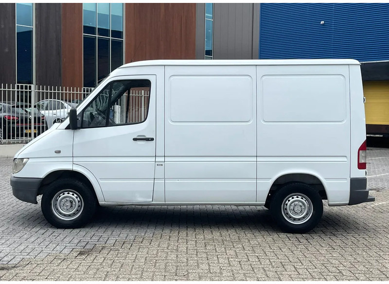 Mercedes-Benz Sprinter 208 3 seats. Very good bus! 100% engine and gearbox! France use - Furgon: slika Mercedes-Benz Sprinter 208 3 seats. Very good bus! 100% engine and gearbox! France use - Furgon Mercedes-Benz Sprinter 208 3 seats. Very good bus! 100% engine and gearbox! France use - Furgon: slika Mercedes-Benz Sprinter 208 3 seats. Very good bus! 100% engine and gearbox! France use - Furgon