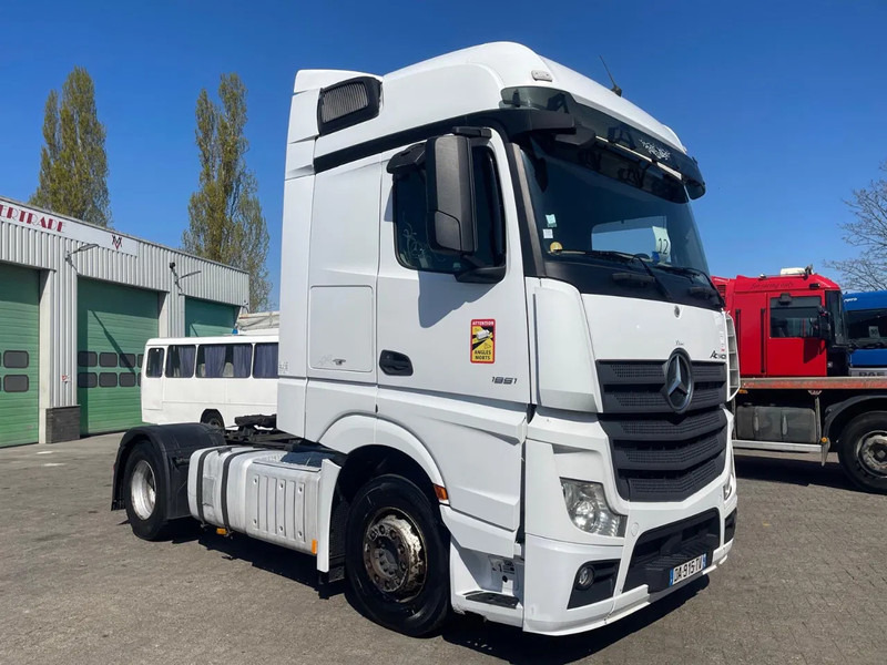 Mercedes-Benz Actros 1851 RETARDER, EVV, 831300 km original! RETARDER, 2 tanks - Tegljač: slika Mercedes-Benz Actros 1851 RETARDER, EVV, 831300 km original! RETARDER, 2 tanks - Tegljač Mercedes-Benz Actros 1851 RETARDER, EVV, 831300 km original! RETARDER, 2 tanks - Tegljač: slika Mercedes-Benz Actros 1851 RETARDER, EVV, 831300 km original! RETARDER, 2 tanks - Tegljač