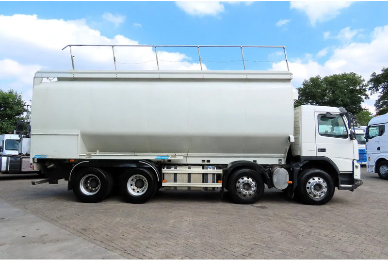 Kamion cisterna Volvo FMX 450 8x4 AUGER, radio control, 7 COMP. Full Volvo Service! . EXCELLENT condition: slika Kamion cisterna Volvo FMX 450 8x4 AUGER, radio control, 7 COMP. Full Volvo Service! . EXCELLENT condition