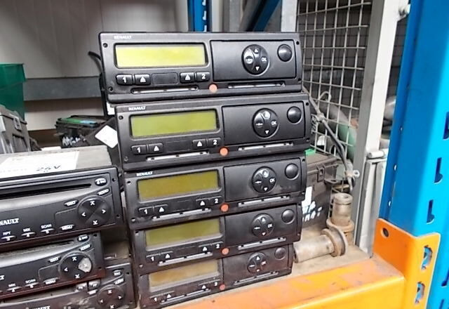 Renault MAGNUM DXI, PREMIUM DXI - Tahograf za Kamion: slika Renault MAGNUM DXI, PREMIUM DXI - Tahograf za Kamion Renault MAGNUM DXI, PREMIUM DXI - Tahograf za Kamion: slika Renault MAGNUM DXI, PREMIUM DXI - Tahograf za Kamion
