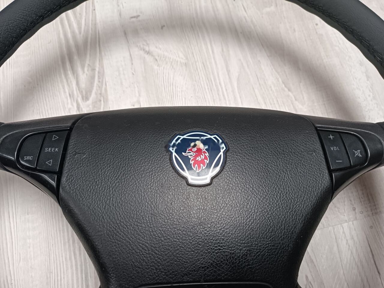Scania NEW LEATHER Scania R - Volan za Kamion: slika Scania NEW LEATHER Scania R - Volan za Kamion Scania NEW LEATHER Scania R - Volan za Kamion: slika Scania NEW LEATHER Scania R - Volan za Kamion