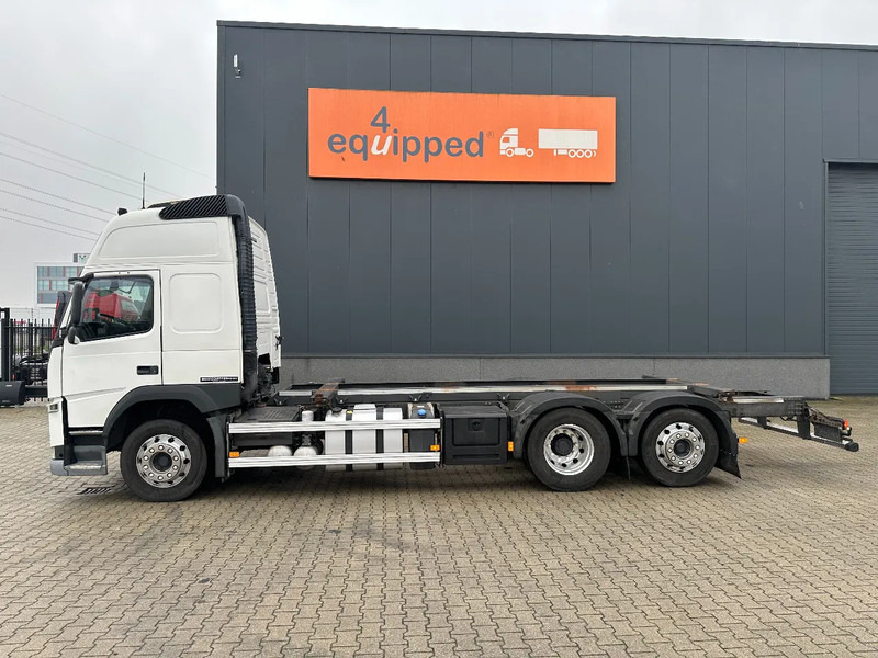 Volvo FM 380 Globetrotter 6x2, ADR (FL, AT, OX), LIFT/STEER, 636.183km - Kamion-šasija: slika Volvo FM 380 Globetrotter 6x2, ADR (FL, AT, OX), LIFT/STEER, 636.183km - Kamion-šasija Volvo FM 380 Globetrotter 6x2, ADR (FL, AT, OX), LIFT/STEER, 636.183km - Kamion-šasija: slika Volvo FM 380 Globetrotter 6x2, ADR (FL, AT, OX), LIFT/STEER, 636.183km - Kamion-šasija
