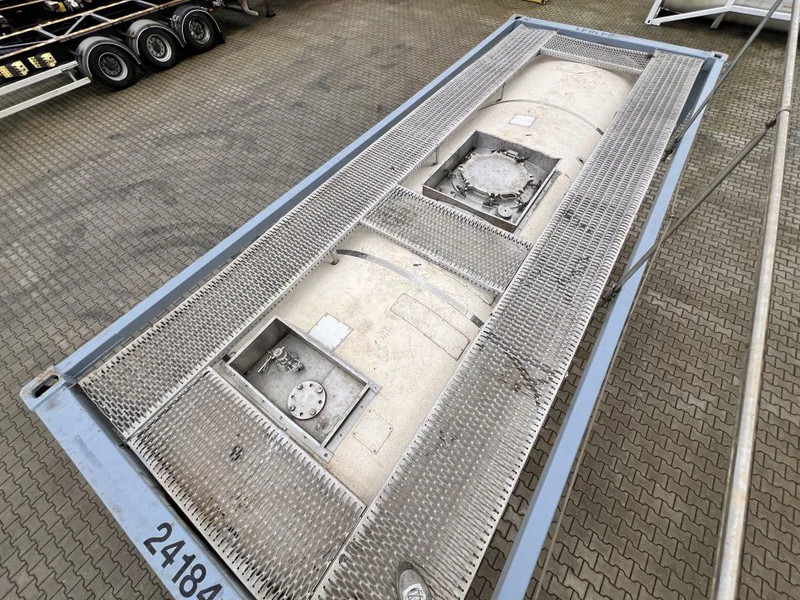 Cisterna za skladištenje za prijevoz goriva Welfit Oddy ISO, 23.870L, 20FT ISO, UN Portable T11, valid 5Y+CSC inspection: 06/2026, payload: 32.280kg: slika Cisterna za skladištenje za prijevoz goriva Welfit Oddy ISO, 23.870L, 20FT ISO, UN Portable T11, valid 5Y+CSC inspection: 06/2026, payload: 32.280kg