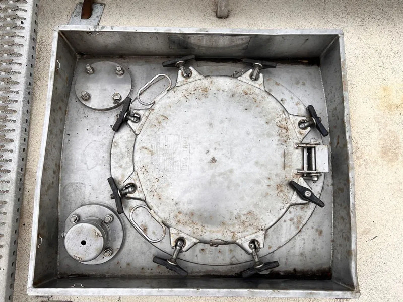 Cisterna za skladištenje za prijevoz goriva Welfit Oddy ISO, 23.870L, 20FT ISO, UN Portable T11, valid 5Y+CSC inspection: 06/2026, payload: 32.280kg: slika Cisterna za skladištenje za prijevoz goriva Welfit Oddy ISO, 23.870L, 20FT ISO, UN Portable T11, valid 5Y+CSC inspection: 06/2026, payload: 32.280kg