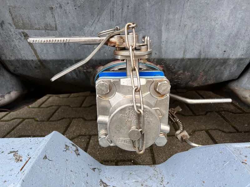 Cisterna za skladištenje za prijevoz goriva Welfit Oddy ISO, 23.870L, 20FT ISO, UN Portable T11, valid 5Y+CSC inspection: 06/2026, payload: 32.280kg: slika Cisterna za skladištenje za prijevoz goriva Welfit Oddy ISO, 23.870L, 20FT ISO, UN Portable T11, valid 5Y+CSC inspection: 06/2026, payload: 32.280kg