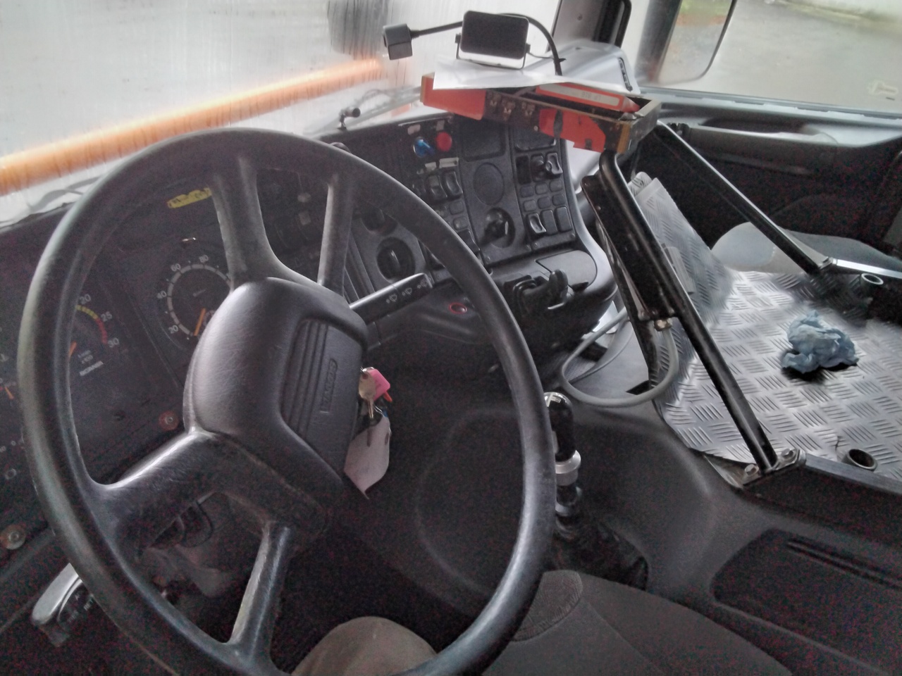 Kiper SCANIA 94G260: slika Kiper SCANIA 94G260 Kiper SCANIA 94G260: slika Kiper SCANIA 94G260