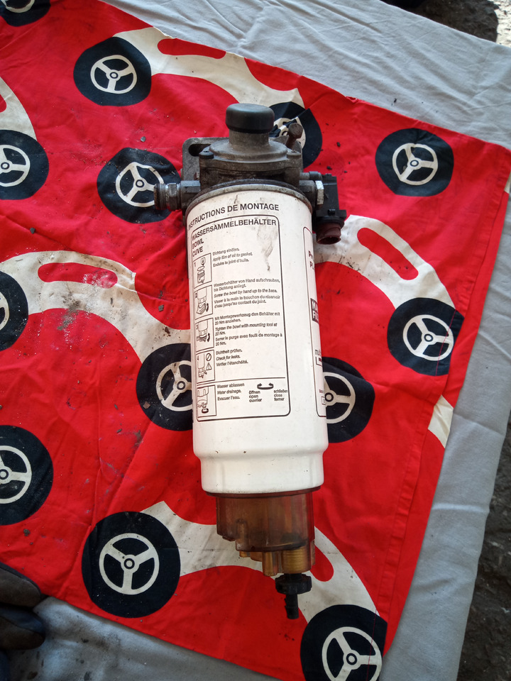 DAF XF106 - Filter goriva: slika DAF XF106 - Filter goriva DAF XF106 - Filter goriva: slika DAF XF106 - Filter goriva