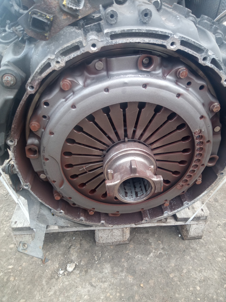 Daf XF106 - Motor: slika Daf XF106 - Motor Daf XF106 - Motor: slika Daf XF106 - Motor