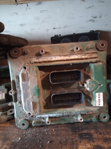EDC VOLVO FH460 D13K460 21900553 P03 - Upravljačka jedinica (ECU) za Kamion: slika EDC VOLVO FH460 D13K460 21900553 P03 - Upravljačka jedinica (ECU) za Kamion EDC VOLVO FH460 D13K460 21900553 P03 - Upravljačka jedinica (ECU) za Kamion: slika EDC VOLVO FH460 D13K460 21900553 P03 - Upravljačka jedinica (ECU) za Kamion