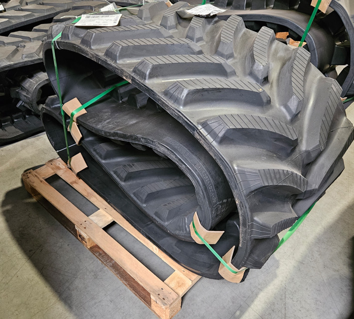 John Deere S600/S700 25"x6"x39 - Gusjenice za Kombajn za žetvu: slika John Deere S600/S700 25"x6"x39 - Gusjenice za Kombajn za žetvu John Deere S600/S700 25"x6"x39 - Gusjenice za Kombajn za žetvu: slika John Deere S600/S700 25"x6"x39 - Gusjenice za Kombajn za žetvu