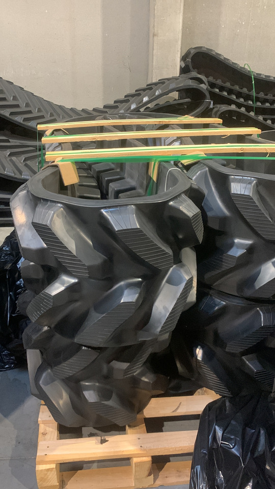 Rubber track for John Deere 8***T 18", 25" and 30" - Gusjenice za Traktor gusjeničar: slika Rubber track for John Deere 8***T 18", 25" and 30" - Gusjenice za Traktor gusjeničar Rubber track for John Deere 8***T 18", 25" and 30" - Gusjenice za Traktor gusjeničar: slika Rubber track for John Deere 8***T 18", 25" and 30" - Gusjenice za Traktor gusjeničar