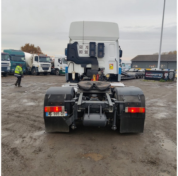 DAF CF-85-460 - Tegljač: slika DAF CF-85-460 - Tegljač DAF CF-85-460 - Tegljač: slika DAF CF-85-460 - Tegljač