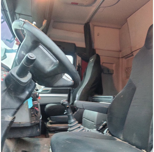 Tegljač MAN TGX-18-480: slika Tegljač MAN TGX-18-480