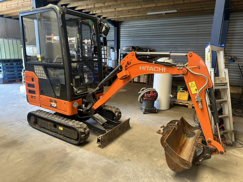 Hitachi ZAXIS ZX19-6 CR 1.9T - 1349H - CABINE - ADJUSTABLE TRACKS - EXTRA HYDR - QUICK HITCH - BE MACHINE - Mini bager: slika Hitachi ZAXIS ZX19-6 CR 1.9T - 1349H - CABINE - ADJUSTABLE TRACKS - EXTRA HYDR - QUICK HITCH - BE MACHINE - Mini bager Hitachi ZAXIS ZX19-6 CR 1.9T - 1349H - CABINE - ADJUSTABLE TRACKS - EXTRA HYDR - QUICK HITCH - BE MACHINE - Mini bager: slika Hitachi ZAXIS ZX19-6 CR 1.9T - 1349H - CABINE - ADJUSTABLE TRACKS - EXTRA HYDR - QUICK HITCH - BE MACHINE - Mini bager