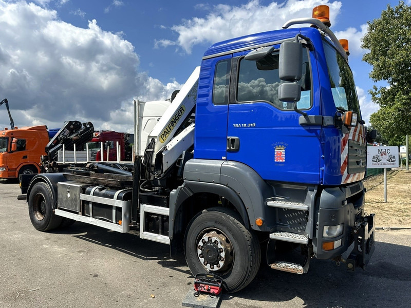 MAN TGA 18.310 4x4 HOOKLIFT + CRANE PALFINGER PK12000 - RADIO - ROTATOR - STEEL SPRING / HUB REDUCTION - MANUAL ZF - BE TRUCK - Kamion s kukastom dizalicom, Kamion s kranom: slika MAN TGA 18.310 4x4 HOOKLIFT + CRANE PALFINGER PK12000 - RADIO - ROTATOR - STEEL SPRING / HUB REDUCTION - MANUAL ZF - BE TRUCK - Kamion s kukastom dizalicom, Kamion s kranom MAN TGA 18.310 4x4 HOOKLIFT + CRANE PALFINGER PK12000 - RADIO - ROTATOR - STEEL SPRING / HUB REDUCTION - MANUAL ZF - BE TRUCK - Kamion s kukastom dizalicom, Kamion s kranom: slika MAN TGA 18.310 4x4 HOOKLIFT + CRANE PALFINGER PK12000 - RADIO - ROTATOR - STEEL SPRING / HUB REDUCTION - MANUAL ZF - BE TRUCK - Kamion s kukastom dizalicom, Kamion s kranom