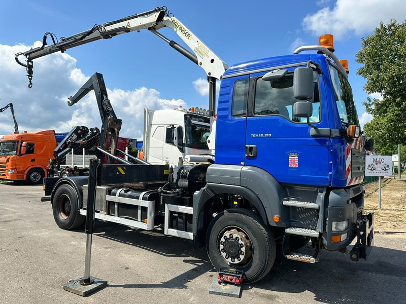 MAN TGA 18.310 4x4 HOOKLIFT + CRANE PALFINGER PK12000 - RADIO - ROTATOR - STEEL SPRING / HUB REDUCTION - MANUAL ZF - BE TRUCK - Kamion s kukastom dizalicom, Kamion s kranom: slika MAN TGA 18.310 4x4 HOOKLIFT + CRANE PALFINGER PK12000 - RADIO - ROTATOR - STEEL SPRING / HUB REDUCTION - MANUAL ZF - BE TRUCK - Kamion s kukastom dizalicom, Kamion s kranom MAN TGA 18.310 4x4 HOOKLIFT + CRANE PALFINGER PK12000 - RADIO - ROTATOR - STEEL SPRING / HUB REDUCTION - MANUAL ZF - BE TRUCK - Kamion s kukastom dizalicom, Kamion s kranom: slika MAN TGA 18.310 4x4 HOOKLIFT + CRANE PALFINGER PK12000 - RADIO - ROTATOR - STEEL SPRING / HUB REDUCTION - MANUAL ZF - BE TRUCK - Kamion s kukastom dizalicom, Kamion s kranom