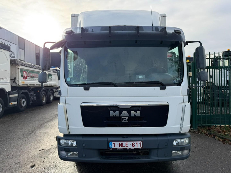 MAN TGL 8.180 4x2 BL COSED BOX / BAKWAGEN / CAISSE FERMEE - *184.000km* - 3 SEATER - EURO 5 - AIR SUSPENSION - BOX 6m00 x 2m49 x 2m38 - BE TRUCK - Kamion sandučar: slika MAN TGL 8.180 4x2 BL COSED BOX / BAKWAGEN / CAISSE FERMEE - *184.000km* - 3 SEATER - EURO 5 - AIR SUSPENSION - BOX 6m00 x 2m49 x 2m38 - BE TRUCK - Kamion sandučar MAN TGL 8.180 4x2 BL COSED BOX / BAKWAGEN / CAISSE FERMEE - *184.000km* - 3 SEATER - EURO 5 - AIR SUSPENSION - BOX 6m00 x 2m49 x 2m38 - BE TRUCK - Kamion sandučar: slika MAN TGL 8.180 4x2 BL COSED BOX / BAKWAGEN / CAISSE FERMEE - *184.000km* - 3 SEATER - EURO 5 - AIR SUSPENSION - BOX 6m00 x 2m49 x 2m38 - BE TRUCK - Kamion sandučar