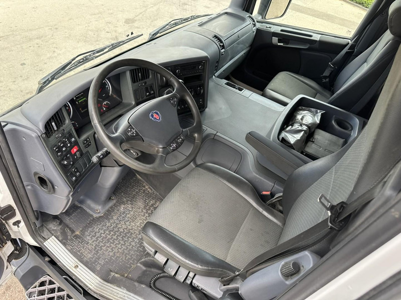 Kamion sandučar Scania P320 RETARDER - CLOSED BOX 8m25 x 2m47 x 2m30 - TAILLIFT 2000kg - EURO 6 - GOOD CONDITION: slika Kamion sandučar Scania P320 RETARDER - CLOSED BOX 8m25 x 2m47 x 2m30 - TAILLIFT 2000kg - EURO 6 - GOOD CONDITION Kamion sandučar Scania P320 RETARDER - CLOSED BOX 8m25 x 2m47 x 2m30 - TAILLIFT 2000kg - EURO 6 - GOOD CONDITION: slika Kamion sandučar Scania P320 RETARDER - CLOSED BOX 8m25 x 2m47 x 2m30 - TAILLIFT 2000kg - EURO 6 - GOOD CONDITION