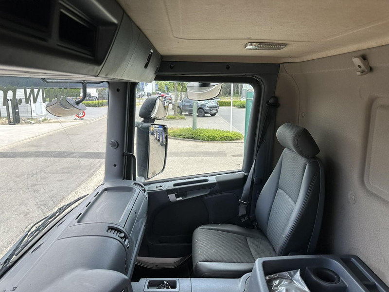 Kamion sandučar Scania P320 RETARDER - CLOSED BOX 8m25 x 2m47 x 2m30 - TAILLIFT 2000kg - EURO 6 - GOOD CONDITION: slika Kamion sandučar Scania P320 RETARDER - CLOSED BOX 8m25 x 2m47 x 2m30 - TAILLIFT 2000kg - EURO 6 - GOOD CONDITION Kamion sandučar Scania P320 RETARDER - CLOSED BOX 8m25 x 2m47 x 2m30 - TAILLIFT 2000kg - EURO 6 - GOOD CONDITION: slika Kamion sandučar Scania P320 RETARDER - CLOSED BOX 8m25 x 2m47 x 2m30 - TAILLIFT 2000kg - EURO 6 - GOOD CONDITION