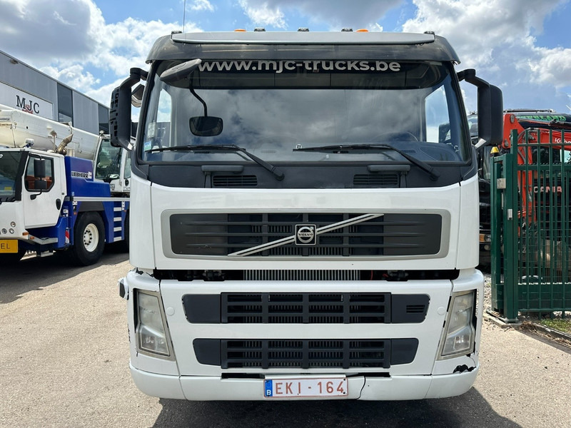 Volvo FM 450 6x2 19.000L - 5 COMP. FUEL TANKER / CITERNE - LIFT + STEERING AXLE - EURO 5 - - Kamion cisterna: slika Volvo FM 450 6x2 19.000L - 5 COMP. FUEL TANKER / CITERNE - LIFT + STEERING AXLE - EURO 5 - - Kamion cisterna Volvo FM 450 6x2 19.000L - 5 COMP. FUEL TANKER / CITERNE - LIFT + STEERING AXLE - EURO 5 - - Kamion cisterna: slika Volvo FM 450 6x2 19.000L - 5 COMP. FUEL TANKER / CITERNE - LIFT + STEERING AXLE - EURO 5 - - Kamion cisterna