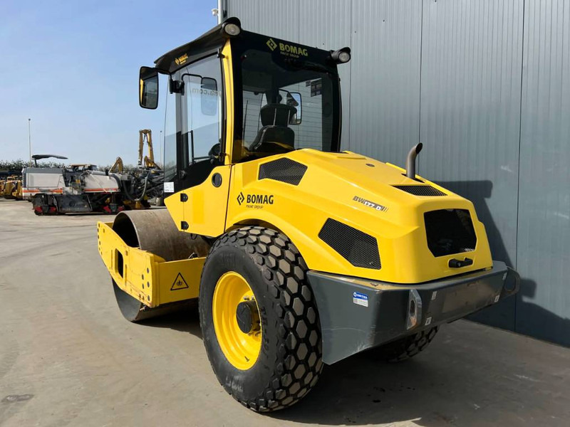 Bomag BW177D-5 - Valjak: slika Bomag BW177D-5 - Valjak Bomag BW177D-5 - Valjak: slika Bomag BW177D-5 - Valjak
