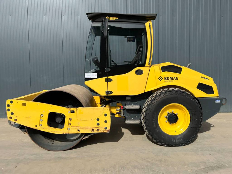 Bomag BW177D-5 - Valjak: slika Bomag BW177D-5 - Valjak Bomag BW177D-5 - Valjak: slika Bomag BW177D-5 - Valjak