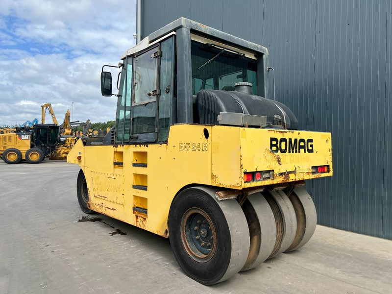 Bomag BW24R - Pneumatski valjak: slika Bomag BW24R - Pneumatski valjak Bomag BW24R - Pneumatski valjak: slika Bomag BW24R - Pneumatski valjak