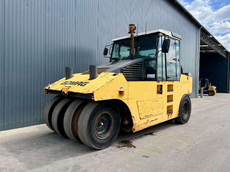 Bomag BW24R - Pneumatski valjak: slika Bomag BW24R - Pneumatski valjak Bomag BW24R - Pneumatski valjak: slika Bomag BW24R - Pneumatski valjak